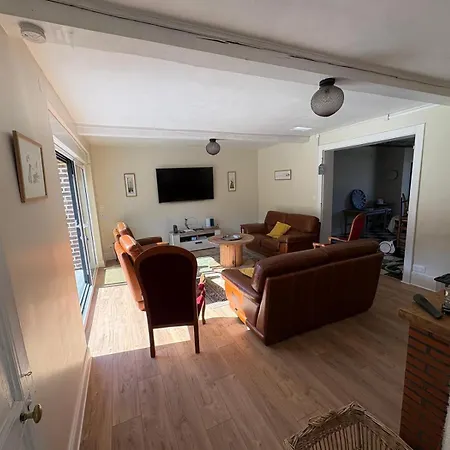 Semesterbostad Le Domaine Du Tronquoi. *